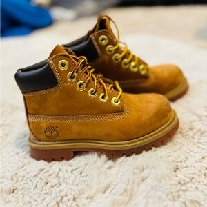 Timberland Tan Boots with Nubuck Leather and Padded Collar